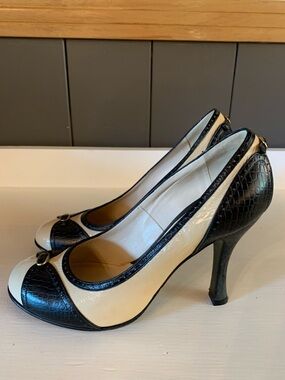 Marc Jacobs Two-Tone Black and Cream Croc-Trim Pumps